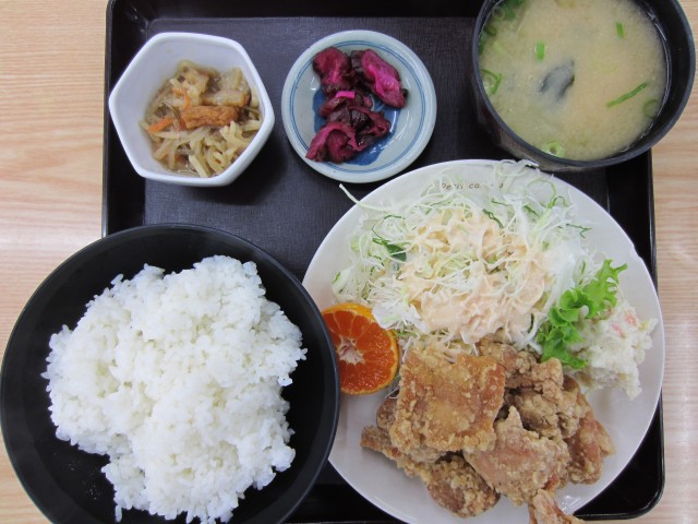 コメショウ　今日のお昼ごはん　国道２号線　山口県宇部市　つるや食堂　唐揚げ定食