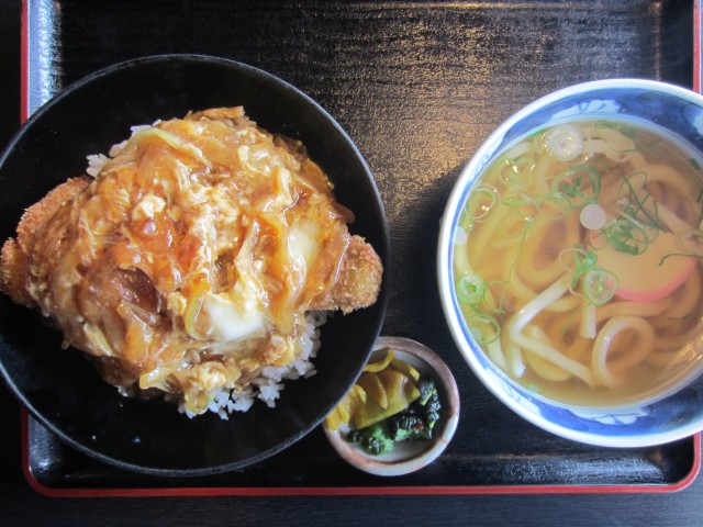コメショウ 今日のお昼ごはん 国道501号線沿い 熊本県熊本市松尾町 【権太樓】 日替わり カツ丼 コメショウ 今日のお昼ごはん 国道501号線沿い 熊本県熊本市松尾町 【権太樓】 日替わり カツ丼