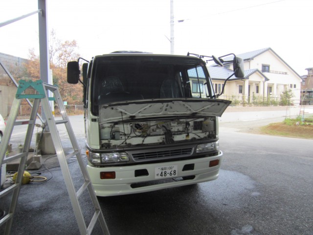 コメショウ　トラック　洗車