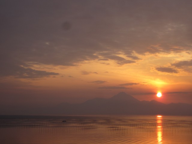 コメショウ　有明海　海苔養殖棚　島原半島　雲仙　夕日　熊本県熊本市　国道５０１号線