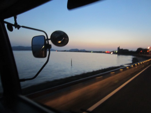 国道９号線　宍道湖　島根県松江市玉湯町　コメショウ