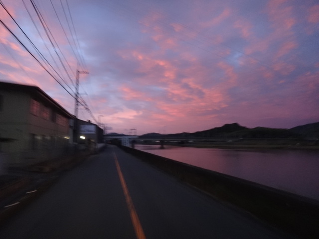 コメショウ　夕景　山口県下関市小月町　木屋川　県道３３号線